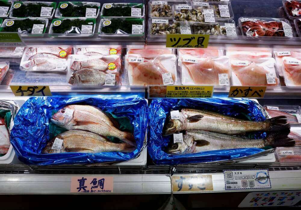 चीन के आयात प्रतिबंध के प्रभाव का मुकाबला करने के लिए अमेरिका ने थोक में जापानी समुद्री भोजन ख़रीदा