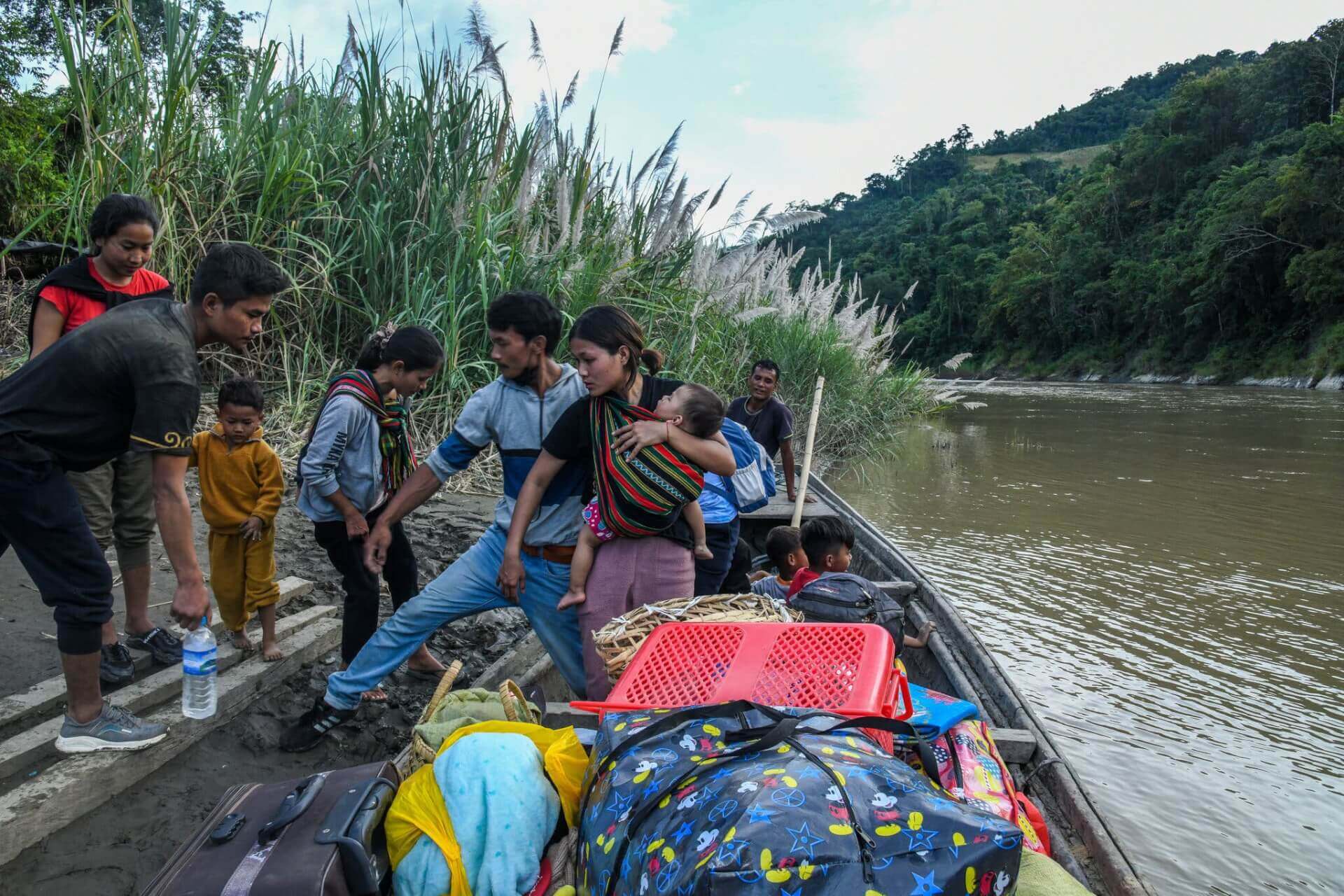 शरणार्थी संकट की आशंकाओं के बीच म्यांमार से भारत की ओर पलायन में बढ़ोतरी